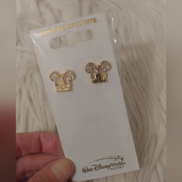 💖FIRM! NWT DISNEY PARKS WDW 50TH ANNIVERSARY MICKEY MOUSE STUD EARRINGS - Picture 3 of 8